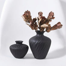 Load image into Gallery viewer, Modern Minimalist Ceramic Vase